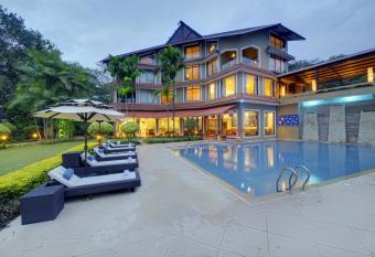 The Crown Goa has Smoking/Balcony rooms