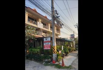 P & T Hostel has Balcony rooms