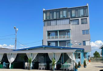 La Marcu Pensiune has Balcony rooms