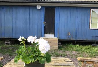 Lillemyrsg  rden allows 18 year olds to book a room