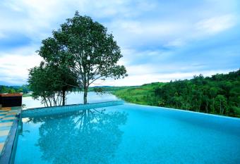 Vista Del Lago has Balcony rooms