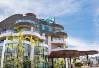 GF Victoria has Balcony rooms