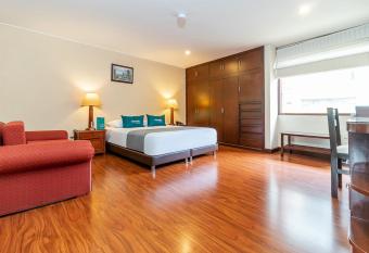 Hotel La Sabana allows 18 year olds to book a room