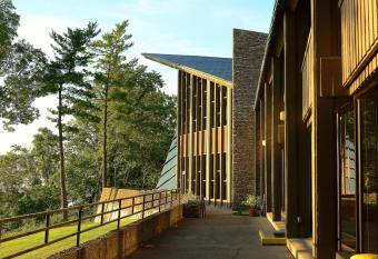 General Butler State Resort Park has Balcony rooms