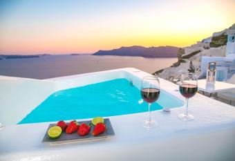 Onar Villas - Onar Hotels Collection has rooms with a private hot tub