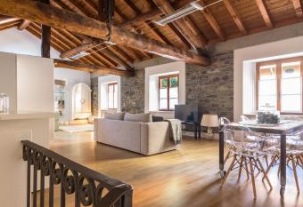 Corte Delle Rondini - byMyHomeInComo allows 18 year olds to book a room