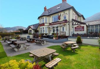 The Gladstone allows 18 year olds to book a room