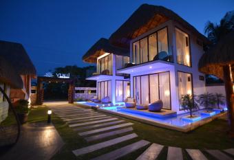 Caba  as Luxury has Balcony rooms