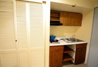 Amarea Hotel Con Cocineta allows 18 year olds to book a room