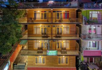 Hotel Samiru Manali has Balcony rooms