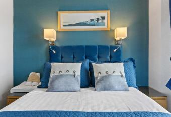 The Ashleigh allows 18 year olds to book a room