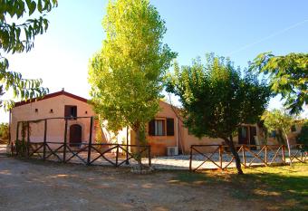 Agriturismo Terra Di Pace has Balcony rooms