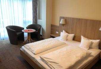 Hotel Fortuna allows 18 year olds to book a room