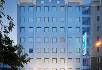 Hotel 81 Gold allows 18 year olds to book a room