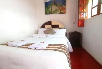 Hostal Cusco Internacional has rooms with a private hot tub