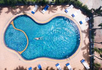 Sawasdee Siam Hotel allows 18 year olds to book a room