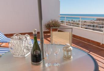 Fidalsa Cafe del Mar has Balcony rooms