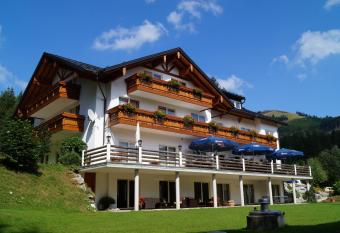 Alpenhof Reuterwanne has Balcony rooms