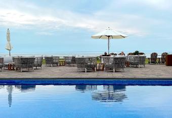 Barseb  ck Resort Hotell allows 18 year olds to book a room