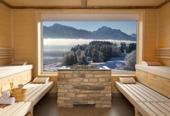 Landhotel Schwarzenbach - Wellness & Spa has Balcony rooms