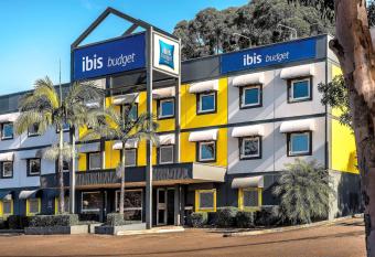 ibis Budget - Enfield allows 18 year olds to book a room
