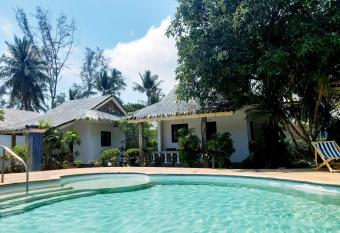 Phuwadee Resort has Balcony rooms