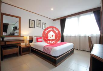 Super OYO Capital O 564 Nature Boutique Hotel allows 18 year olds to book a room