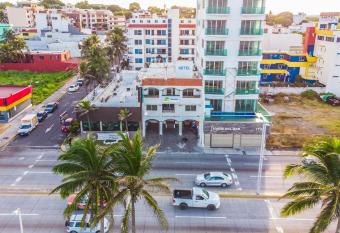 Hotel B&B Boca del Rio has Balcony rooms