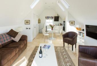 York House has Balcony rooms