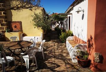 Casa Rural, Espectaculares vistas Teide WIFI- BBQ allows 18 year olds to book a room