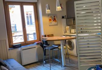 Le Balcon Victoria - P  pini  re & Canal -30m2 has Balcony rooms