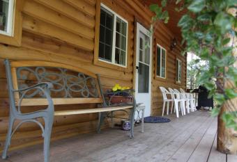 Hope's Hideaway, LLC has Balcony rooms