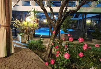 Villa Castelnuovo Apartments allows 18 year olds to book a room