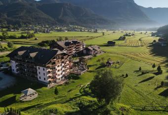 Vitalhotel Gosau has Balcony rooms