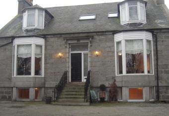 Station View Guest House allows 18 year olds to book a room