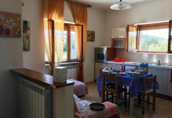 SoleLuna B&B has Balcony rooms