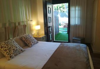 Cal Music B&B has Balcony rooms