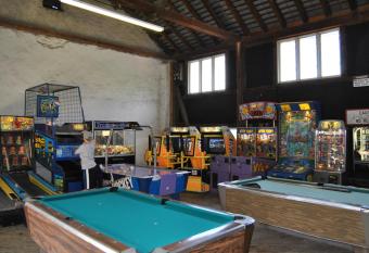 Robin Hill Camping Resort Premium Cottage 1 allows 18 year olds to book a room