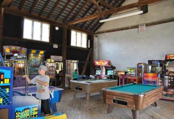 Robin Hill Camping Resort Premium Cottage 9 allows 18 year olds to book a room