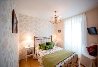 3 bedrooms house with balcony at Teo has Balcony rooms