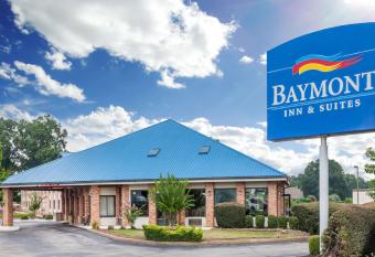 Baymont by Wyndham Jackson has Balcony rooms