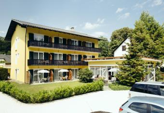 Pension Regia has Balcony rooms