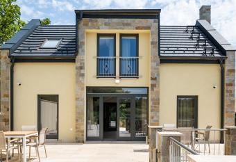 Flaming   Panzi     s Borh  z has Balcony rooms