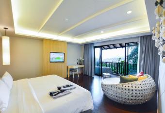 Andaman Cannacia Resort & Spa - SHA Extra Plus has Balcony rooms