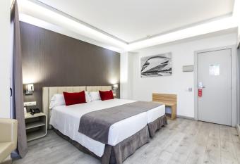 Sweet Hotel Renasa allows 18 year olds to book a room