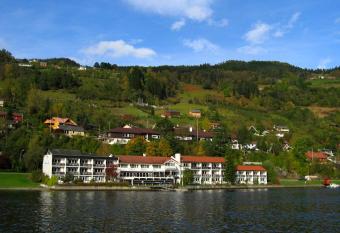 Strand Fjordhotel has Balcony rooms