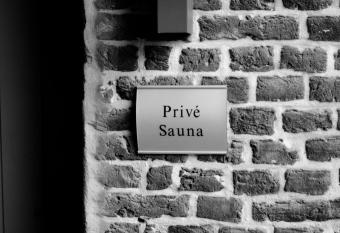 De Verborgen Parel allows 18 year olds to book a room