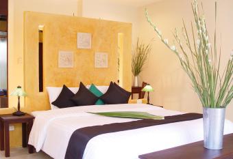 The Old Phuket - Karon Beach Resort - SHA Plus has Balcony rooms