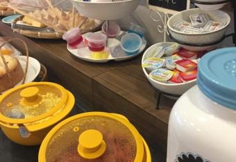 Pousada Villa Atl  ntica allows 18 year olds to book a room