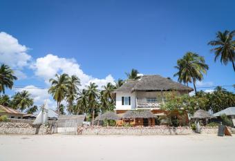 Ocean Boho House allows 18 year olds to book a room